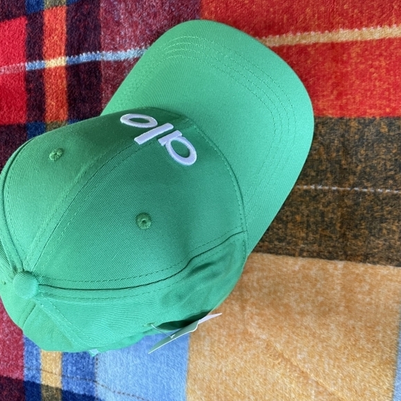ALO Yoga Green Cap with White Logo - Picture 2 of 5